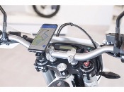 Support téléphone portable Pack complet SP-CONNECT Moto fixé sur guidon